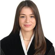 Soy graduada en Biotecnología y actualmente estoy cursando un máster. Podría impartir clases de matemáticas, química y biología